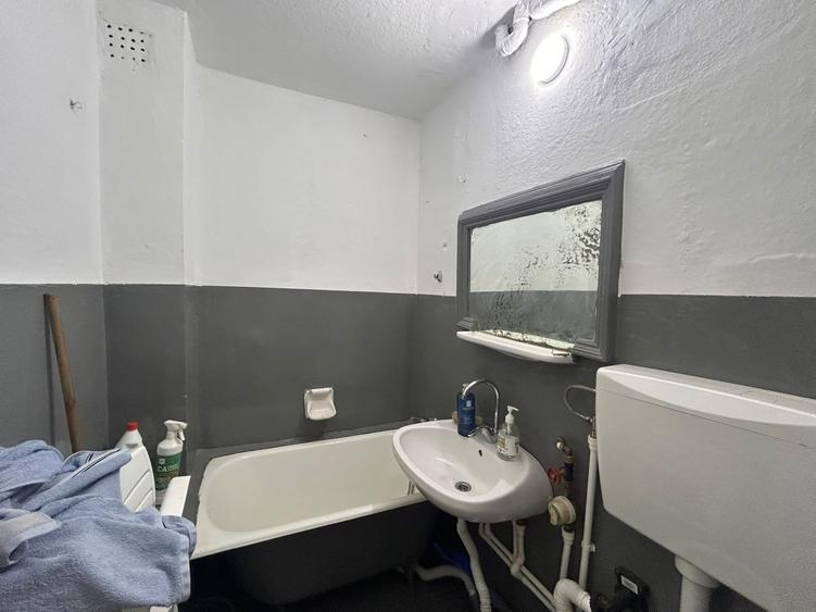 Apartament cu 2 camere decomandat în Radu Negru