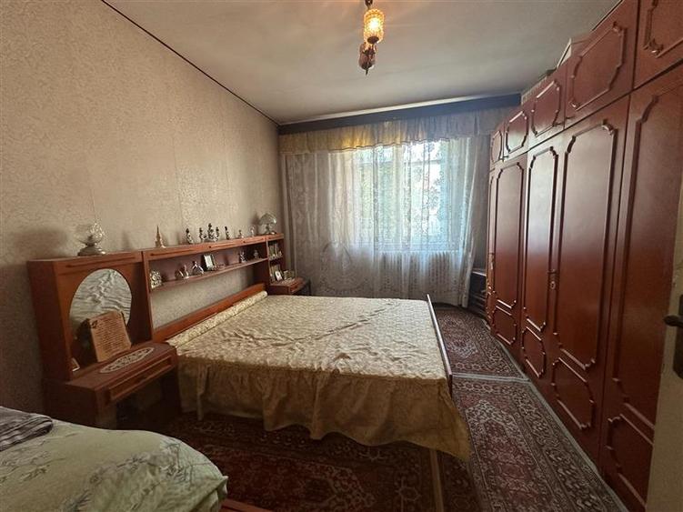 Apartament cu 3 camere decomandat în Luncă