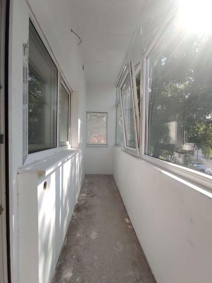 Apartament cu 4 camere decomandat în Calea Călărașilor