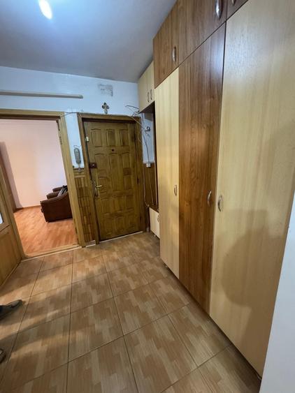 Apartament cu 2 camere decomandat în Nicolina