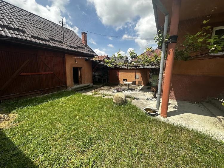 Casă cu 3 camere cu Teren 2200 Mp în Nireș