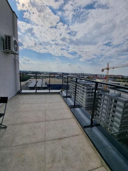 Apartament cu 3 camere decomandat în Roșu