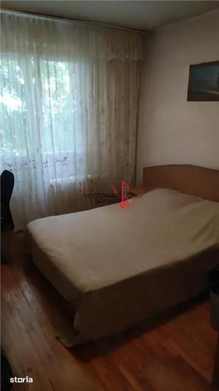 Apartament cu 4 camere semidecomandat, mobilat în Pantelimon