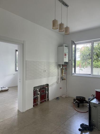 Casă cu 4 camere în Brănești