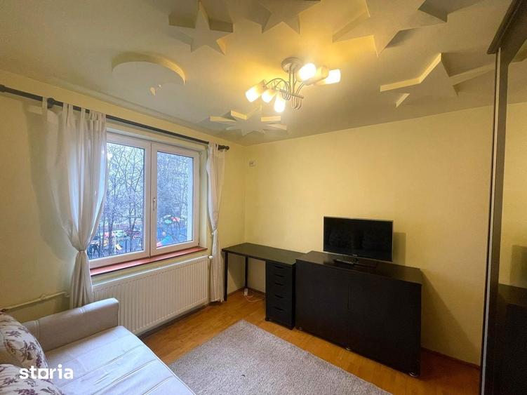 Apartament cu 3 camere, mobilat în Tei