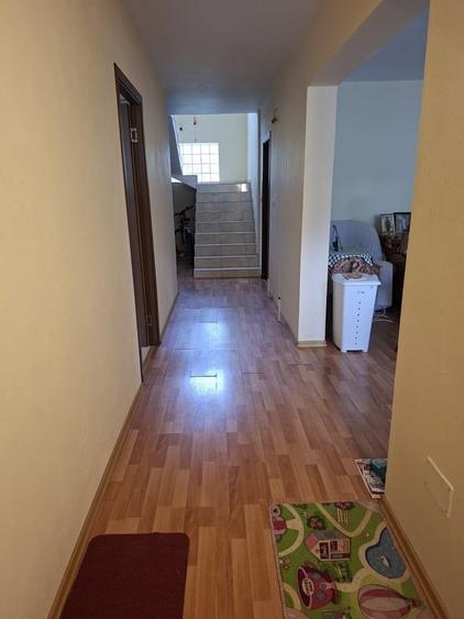 Casă cu 5 camere cu Teren 400 Mp în Prelungirea Ghencea