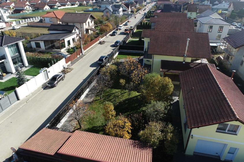 Casă cu 4 camere în Cristian