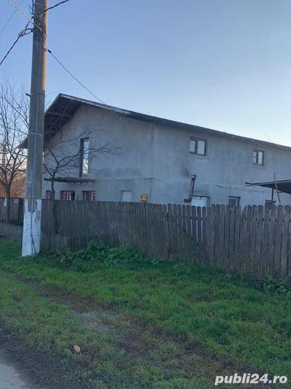 Casă cu 6 camere cu Teren 1200 Mp în Nuci