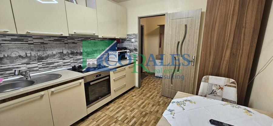 Apartament cu 3 camere semidecomandat, mobilat în Circumvalațiunii