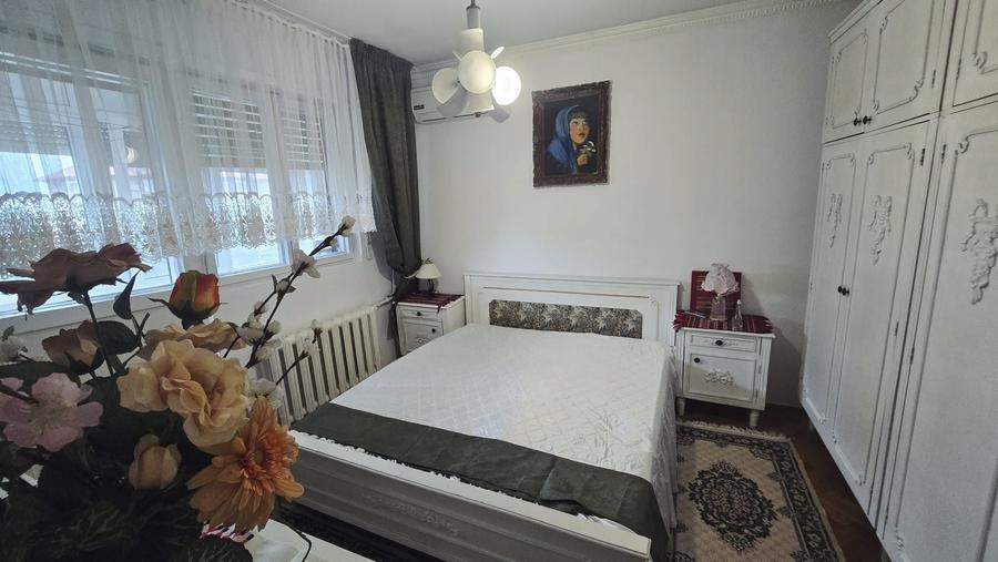 Apartament cu 3 camere decomandat în Nufărul