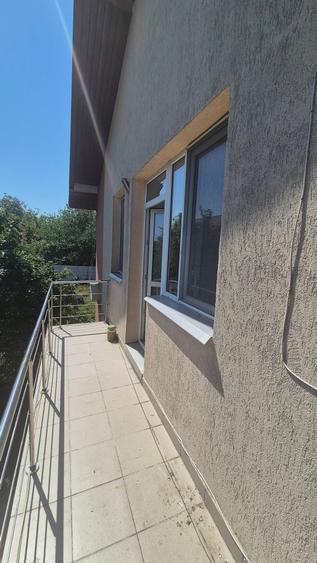 Casă individuală cu 10 camere cu Teren 1000 Mp în Rahova