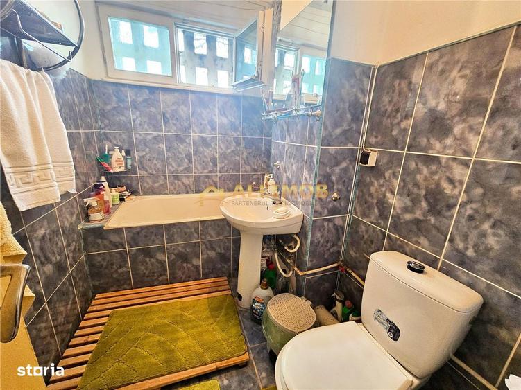 Apartament cu 2 camere semidecomandat, mobilat în Andrei Mureșanu