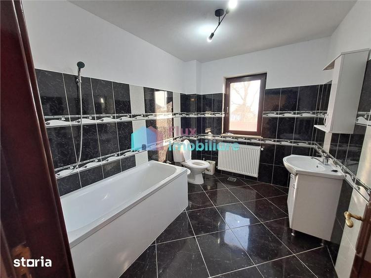 Casă cu 6 camere cu Teren 759 Mp în Moara