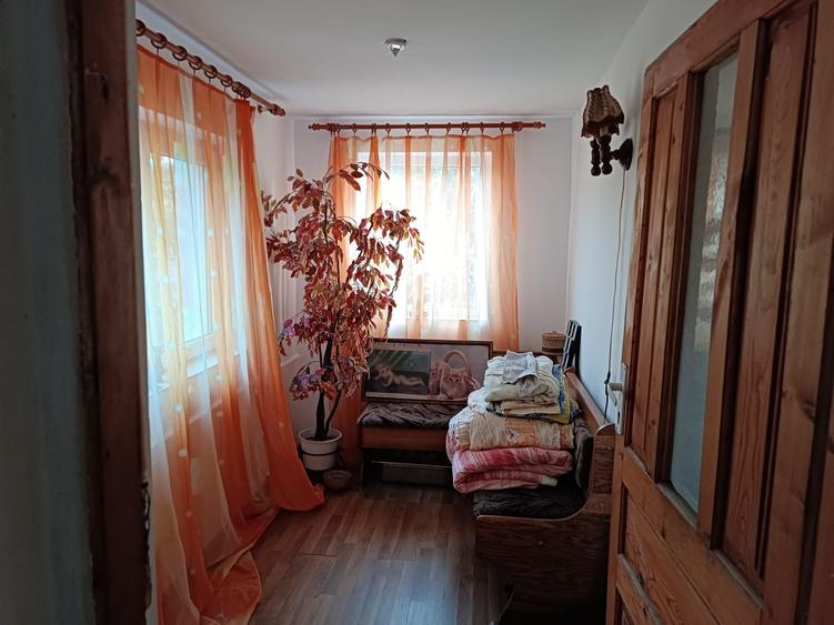 Casă cu 3 camere în Clănița