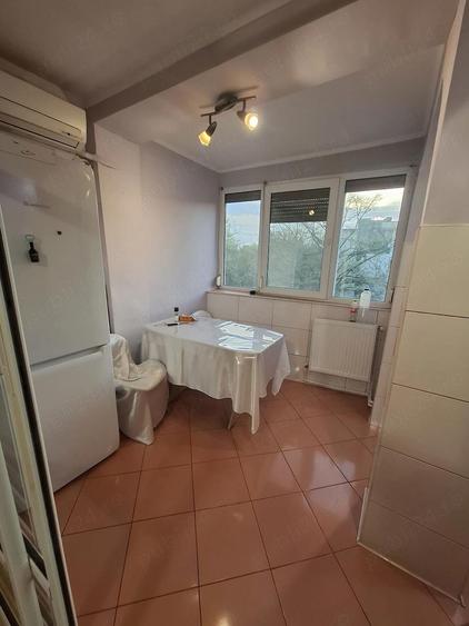 Garsonieră decomandată în Hipodrom