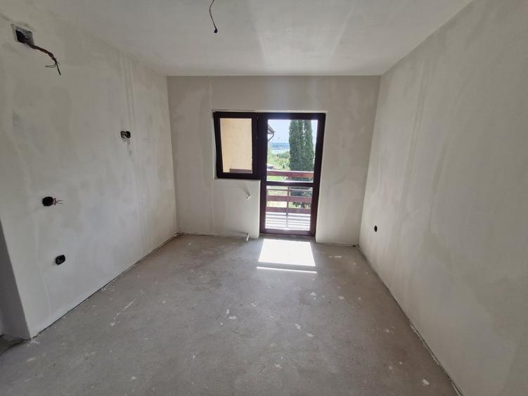 Casă cu 4 camere cu Teren 478 Mp în Central