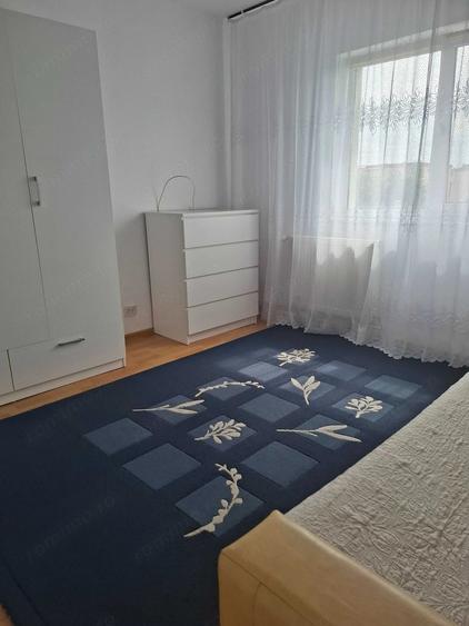Inchiriez apartament 3 camere - 1