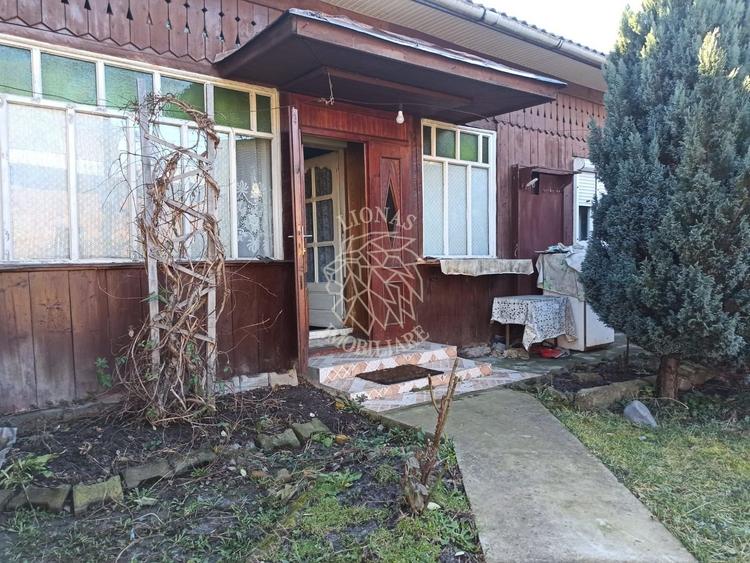 Casă individuală cu 4 camere cu Canalizare în Prundu Bârgăului