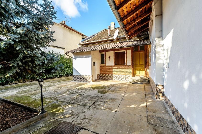 Casă individuală cu 5 camere cu Canalizare în Grădiște