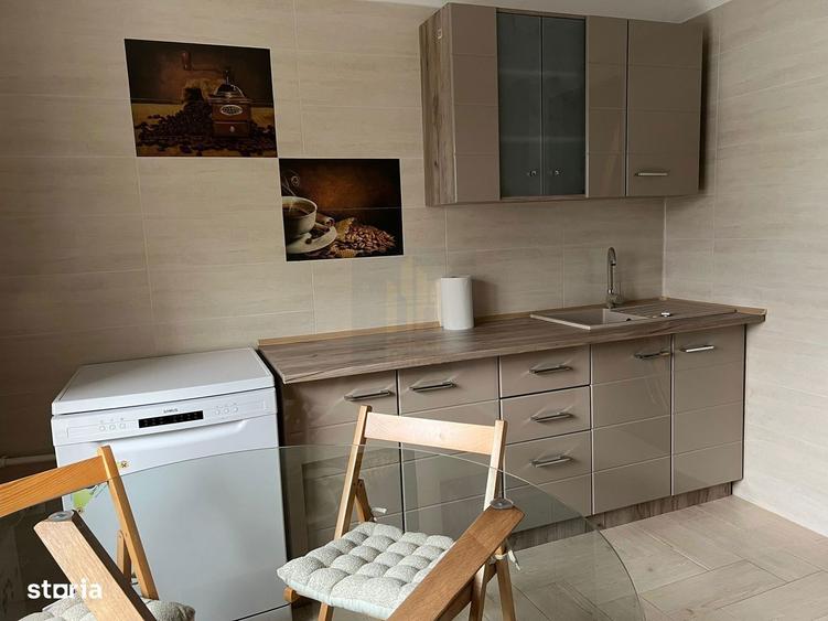 Apartament cu 3 camere decomandat, mobilat în Victoriei