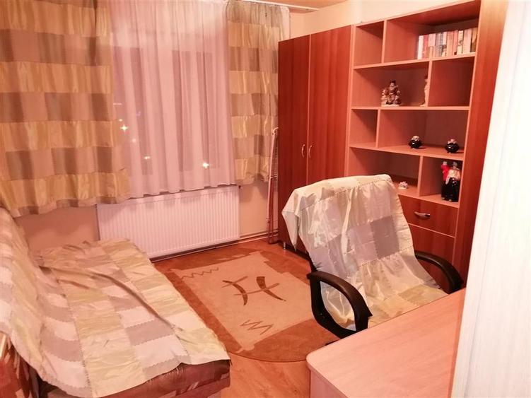 Apartament cu 3 camere decomandat în Olimpia-Stadion