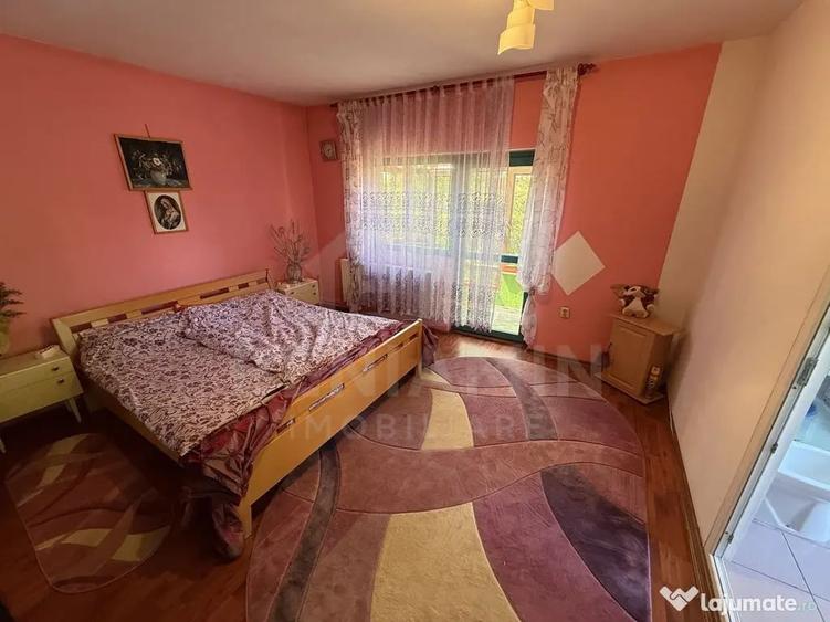 Casă cu 5 camere cu Teren 1039 Mp în Rovine