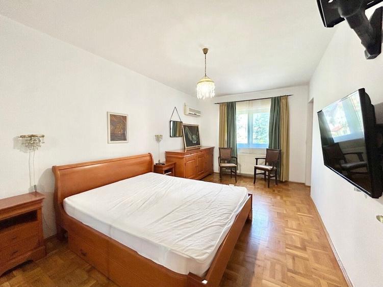 Duplex cu 4 camere cu Canalizare în Iancu Nicolae