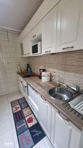 Apartament cu 3 camere, mobilat în Berceni