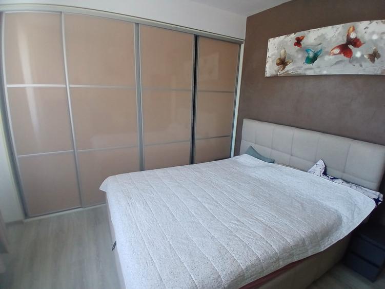 Apartament cu 2 camere decomandat în Km 5