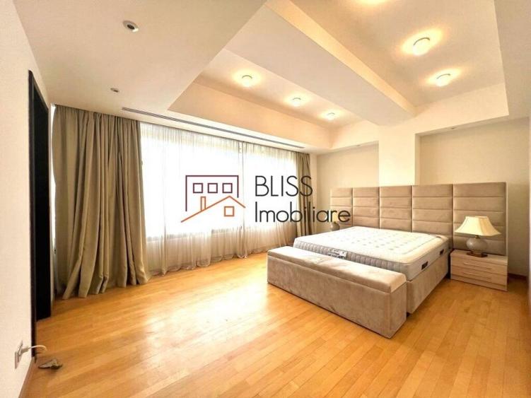 Apartament cu 6 camere decomandat în Kiseleff