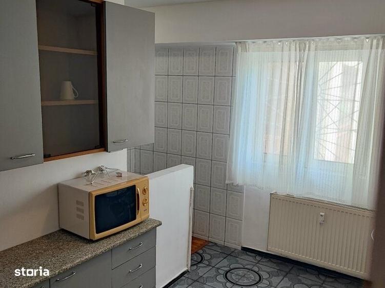 Apartament cu 3 camere decomandat în Vatra Luminoasă