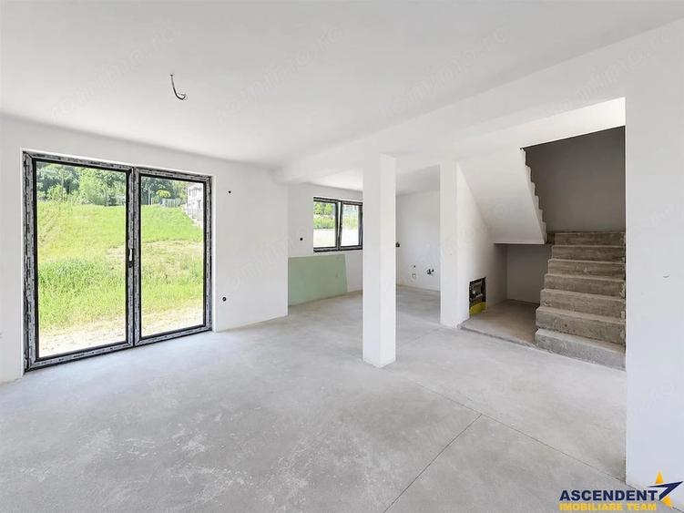 Casă cu Teren 327 Mp în Sântana de Mureș