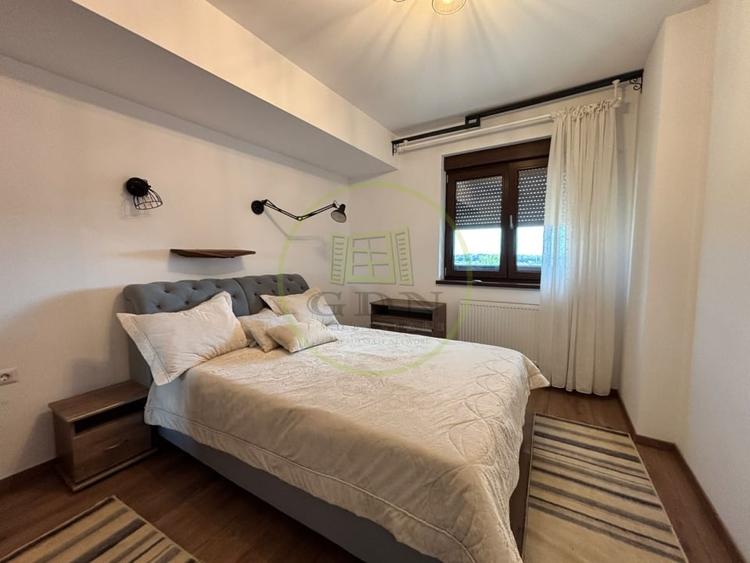 Apartament cu 2 camere semidecomandat, mobilat în Central