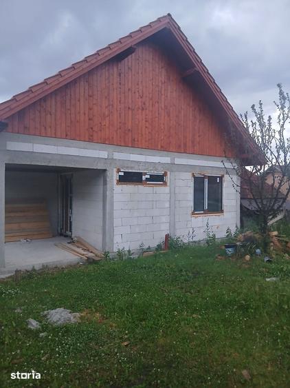 Casă cu 5 camere cu Teren 4200 Mp în Sâncraiu