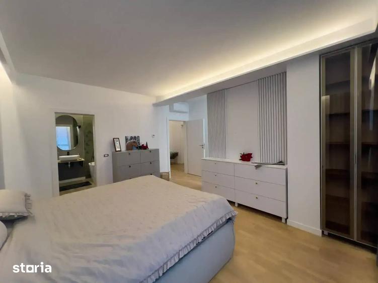 Casă cu 5 camere cu Teren 430 Mp în Mogoșoaia