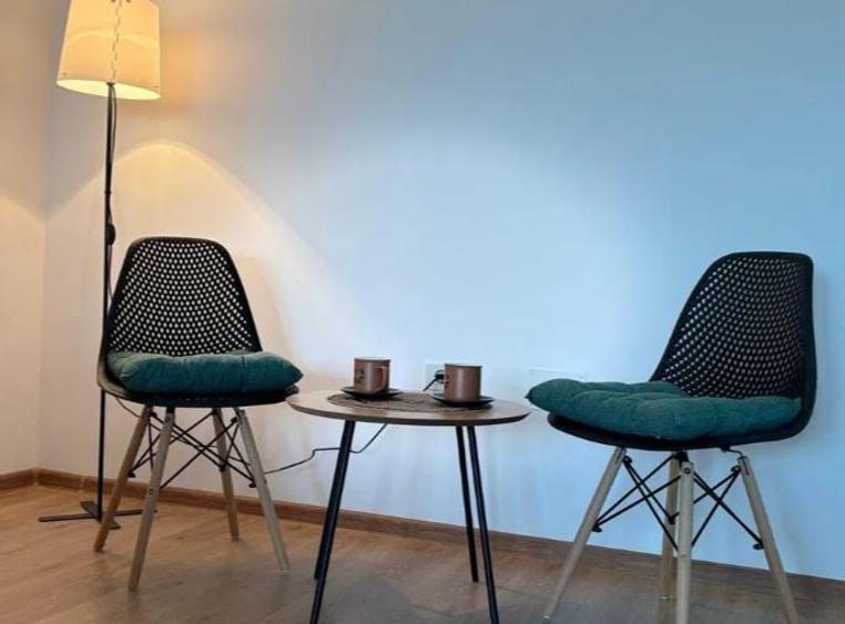 Apartament cu 2 camere semidecomandat, mobilat în Pantelimon