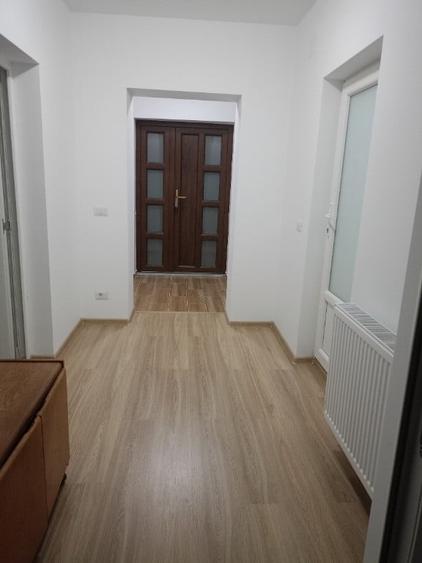 Casă cu 2 camere cu Teren 700 Mp în Central