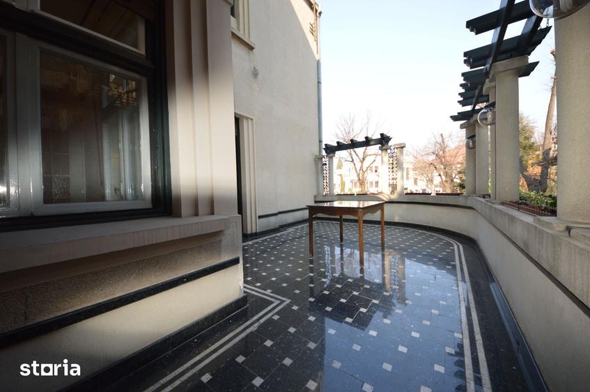 Casă cu 4 camere cu Teren 300 Mp în Dorobanți