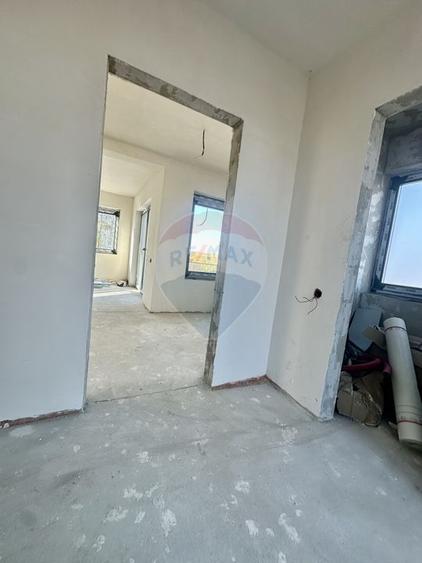 Casă individuală cu 7 camere cu Teren 350 Mp în Sălicea