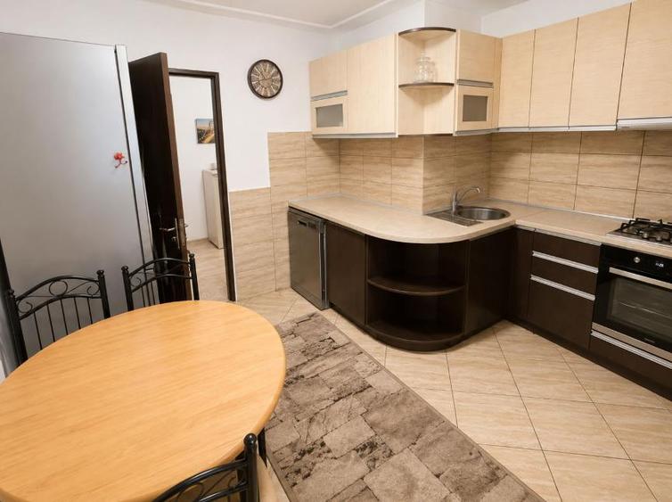 Apartament cu 3 camere decomandat, mobilat în Astra