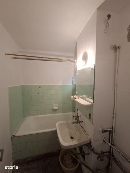 Apartament cu 3 camere decomandat în Micro 16