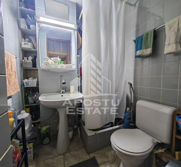 Apartament cu 4 camere decomandat în Soarelui