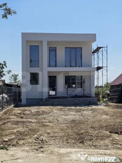 Casă cu 7 camere cu Teren 1300 Mp în Brezoaia