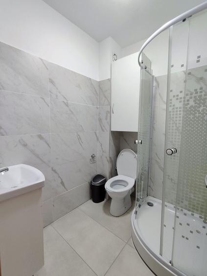 Garsonieră decomandată în Central