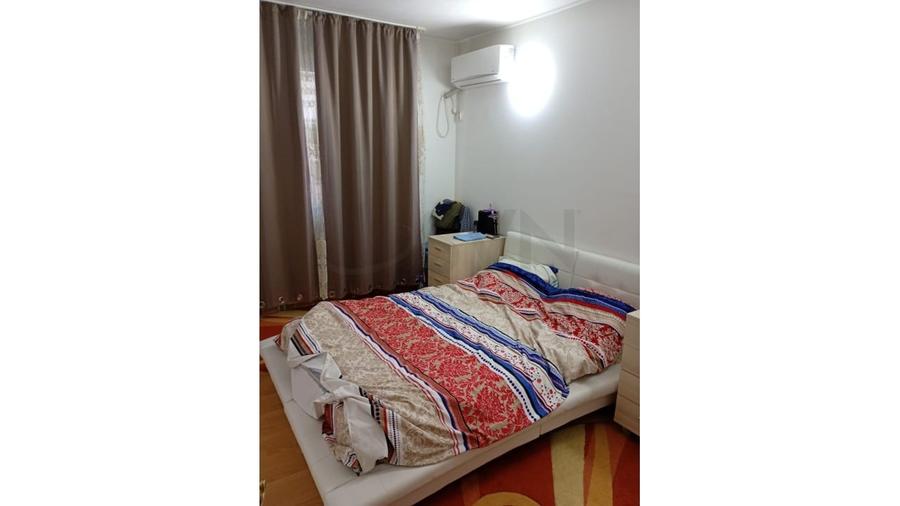 Casă individuală cu 5 camere cu Canalizare în Colentina