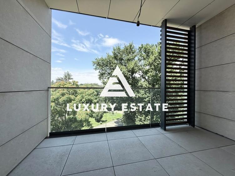 Apartament cu 4 camere semidecomandat în Aviatorilor