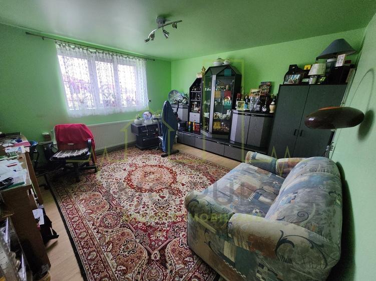 Casă individuală cu 5 camere cu Canalizare în Săcălaz