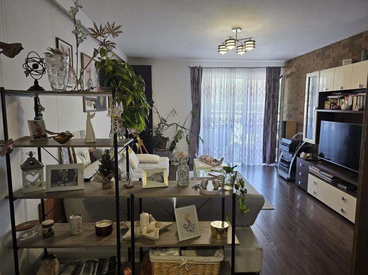 Apartament cu 2 camere semidecomandat în Bună Ziua