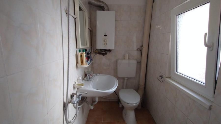 Apartament cu 4 camere decomandat, mobilat în P-ța Universității