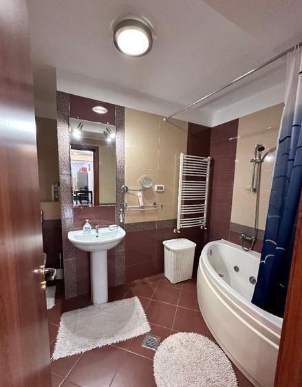 Apartament cu 3 camere semidecomandat, mobilat în Herăstrău